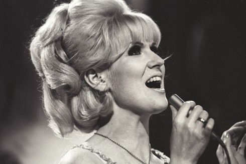 Dusty Springfield on stage