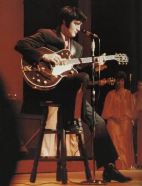 Elvis Presley on stage in Las vegas 1969