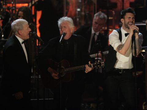 The Hollies and Maroon 5 at the Rock and Roll Hall of Fame 2010